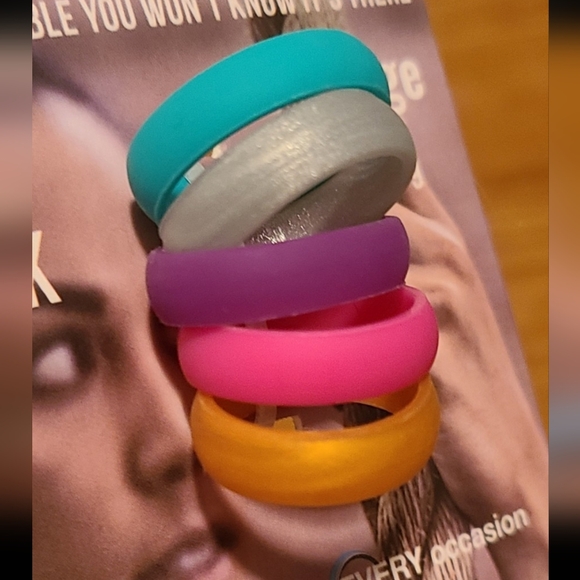 Silicone Rings Size 8.5 - 9 - Picture 3 of 4